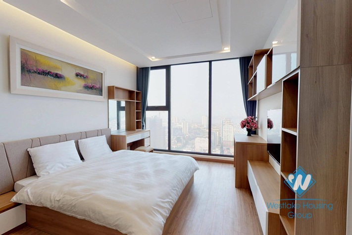 Beautiful high floor apartment for rent in Vinhome Metropolis, Lieu Giai street, Ha Noi